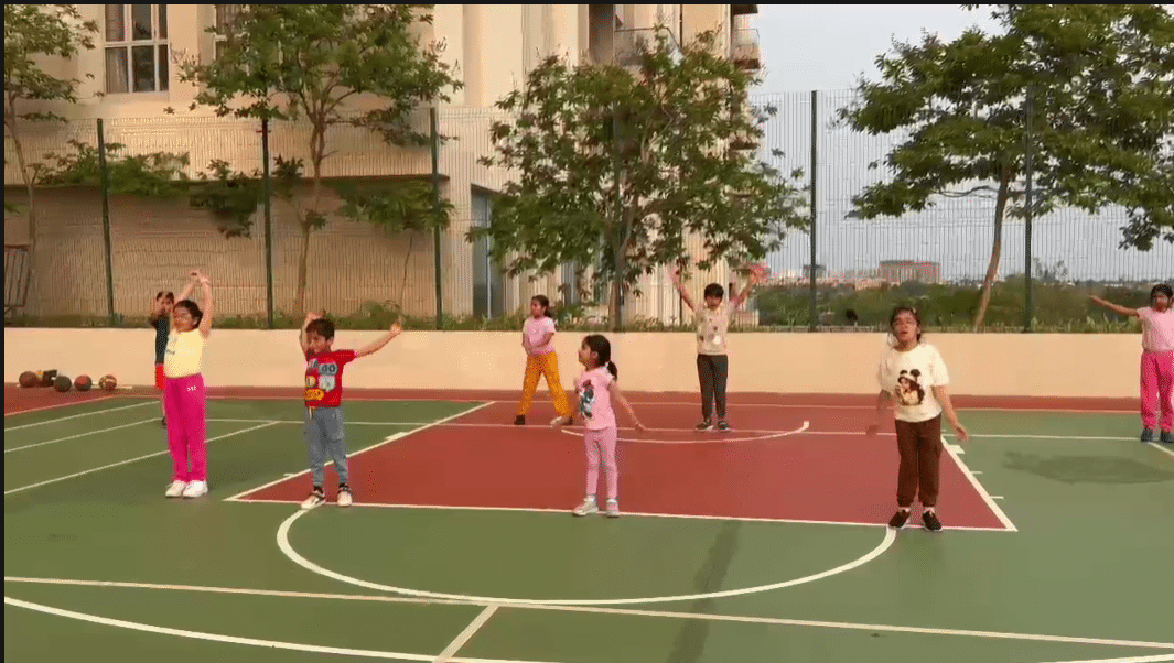 merlin 5th avenue playing basketball